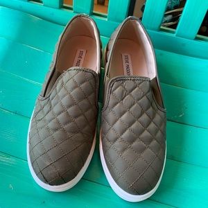 Steve Madden. Size 10. Hunter green color.